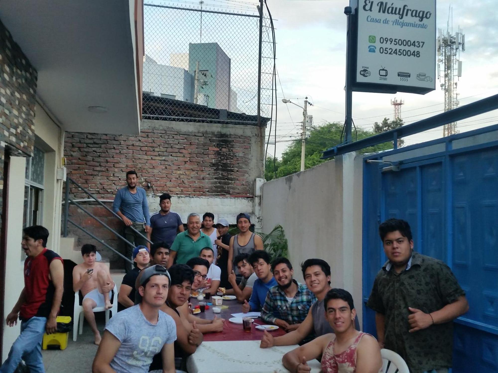 El Naufrago 1 Pensión 2*